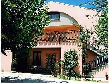 Il Roseto فندق مبيت وإفطار 3*